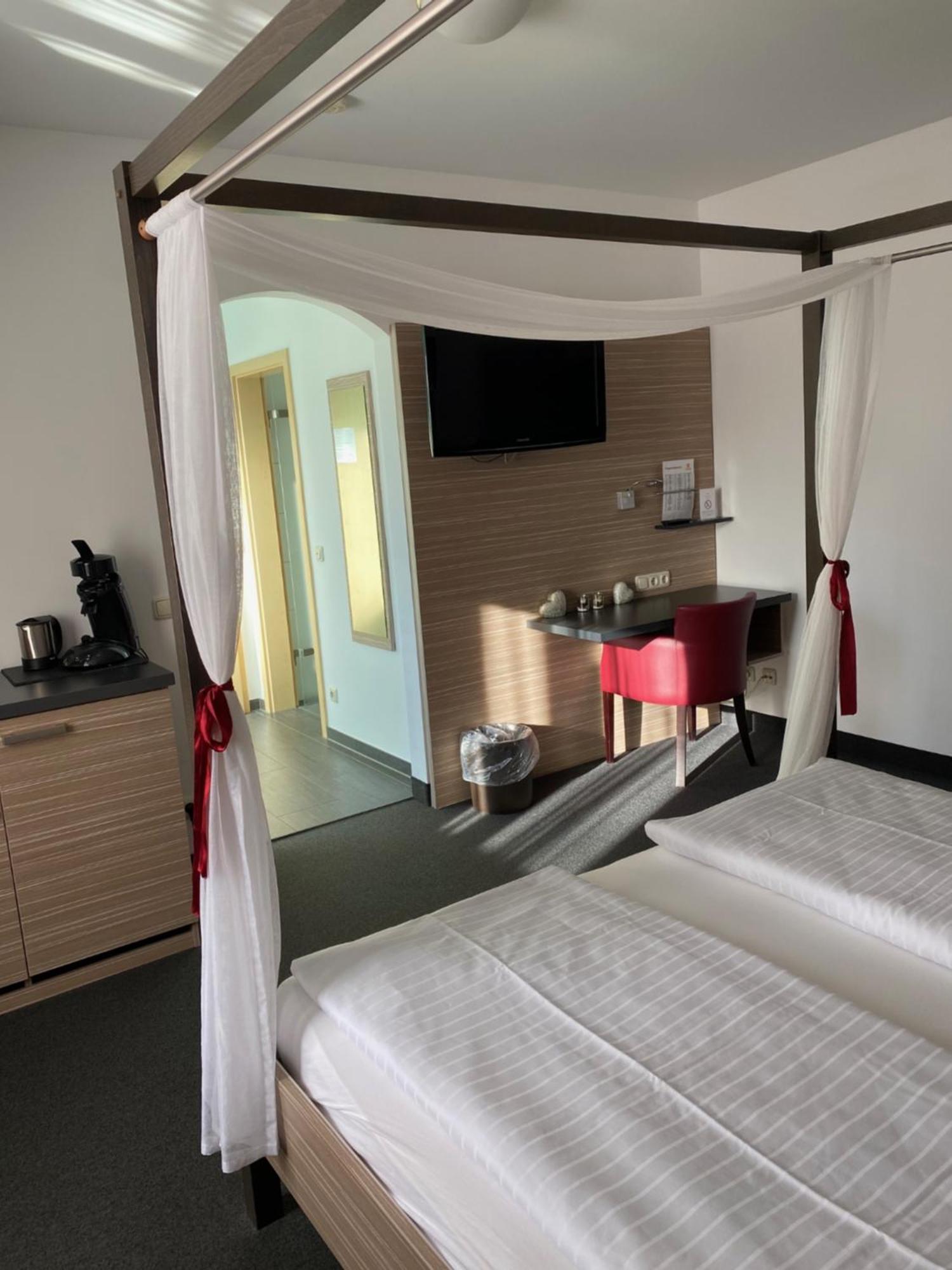 Hotel Sonnenhof Pleinfeld Εξωτερικό φωτογραφία